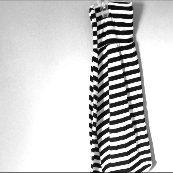 Set: short in front, long back skirt +T-shirt - Picture 2 of 3